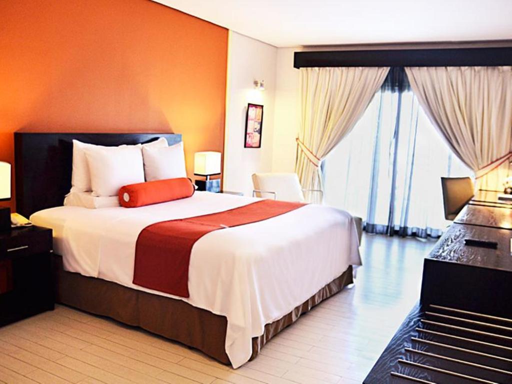 Thunderbird Resorts - Poro Point San Fernando City  Dış mekan fotoğraf