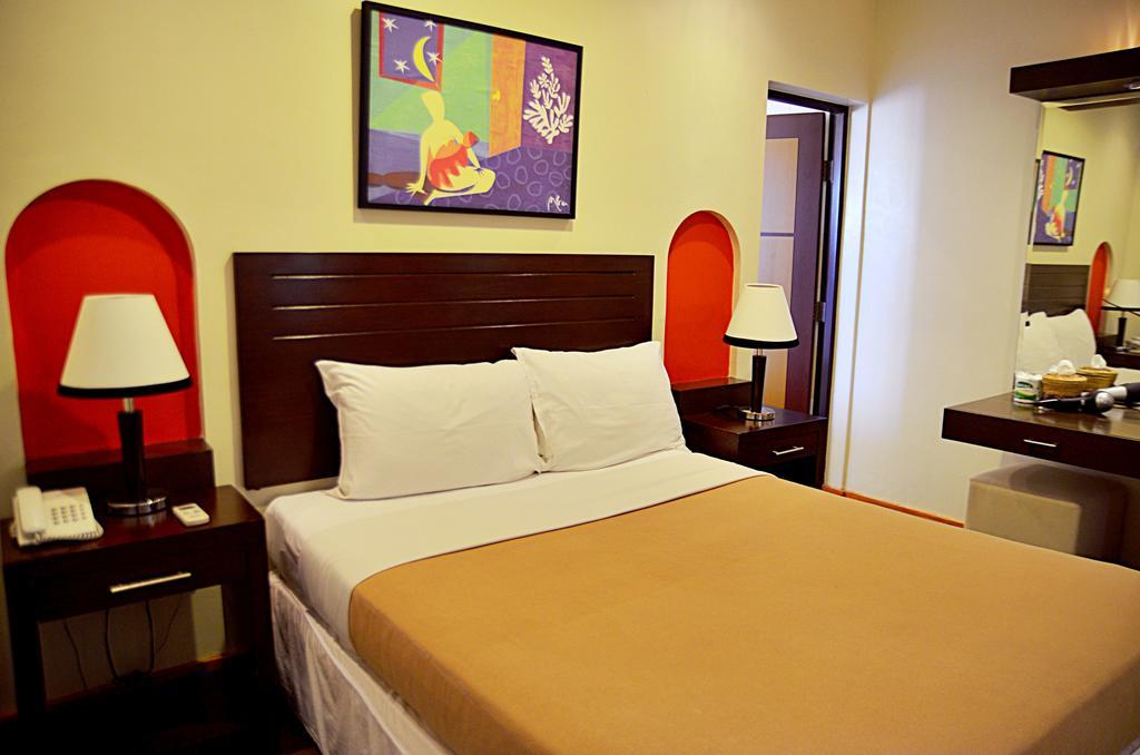 Thunderbird Resorts - Poro Point San Fernando City  Dış mekan fotoğraf