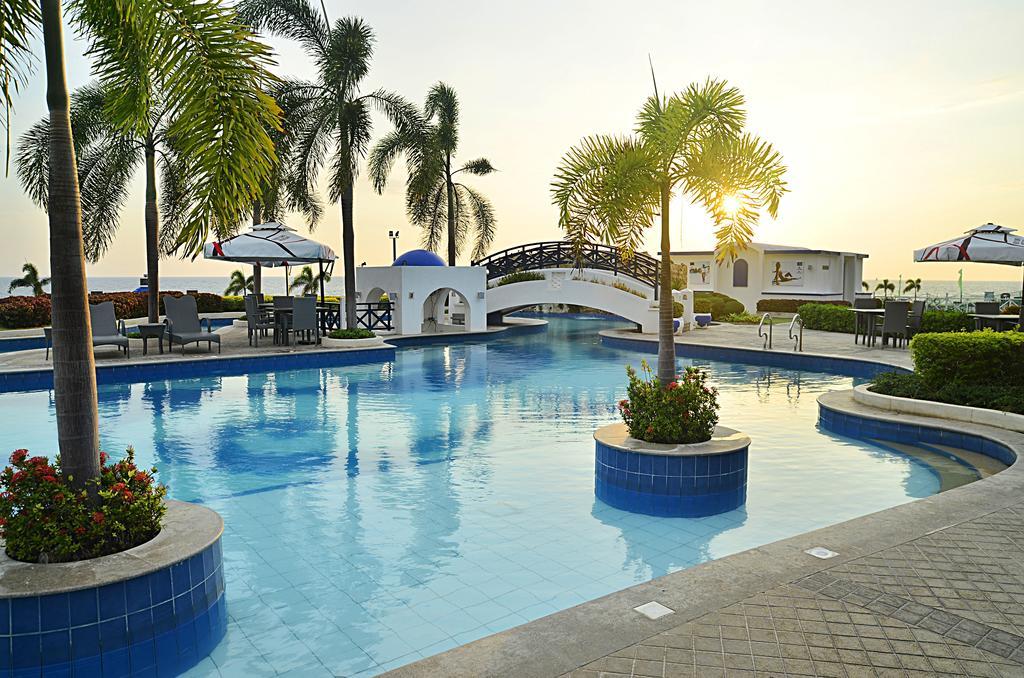 Thunderbird Resorts - Poro Point San Fernando City  Dış mekan fotoğraf