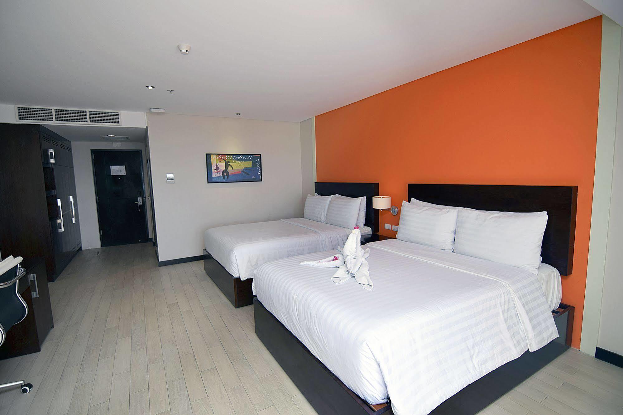 Thunderbird Resorts - Poro Point San Fernando City  Dış mekan fotoğraf