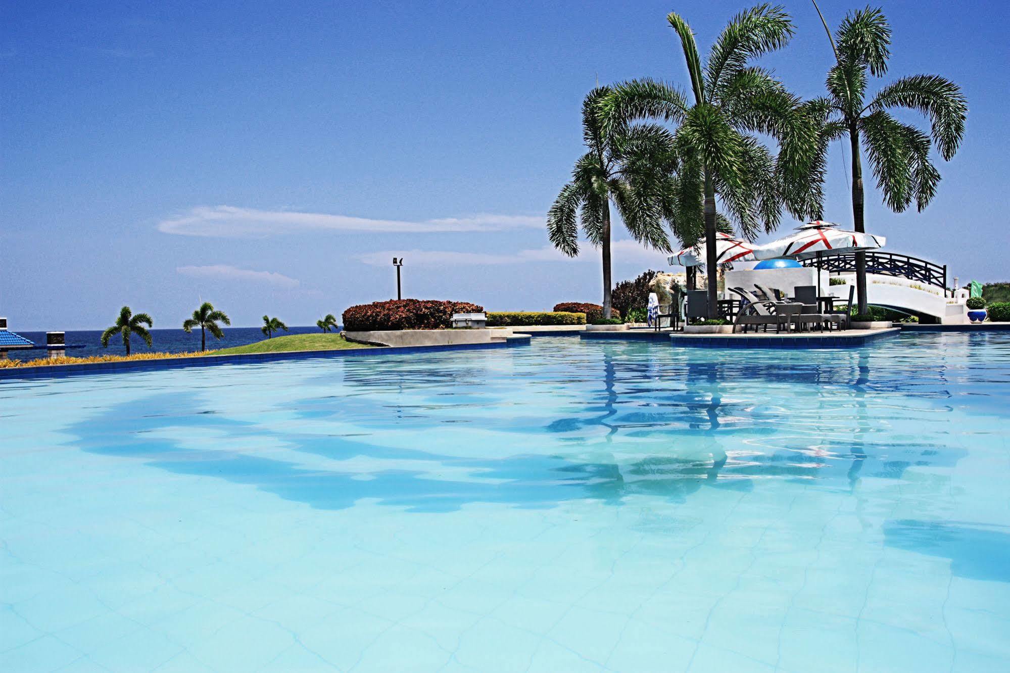 Thunderbird Resorts - Poro Point San Fernando City  Dış mekan fotoğraf