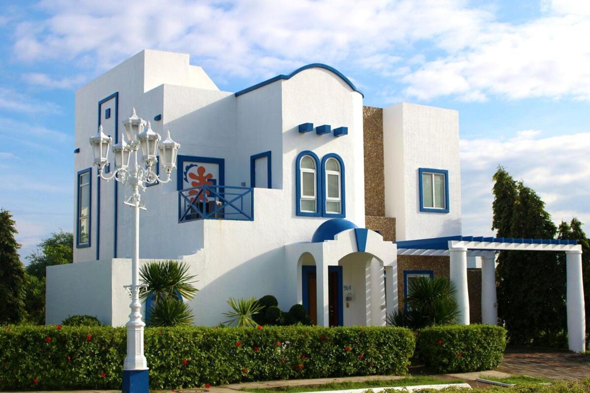 Thunderbird Resorts - Poro Point San Fernando City  Dış mekan fotoğraf